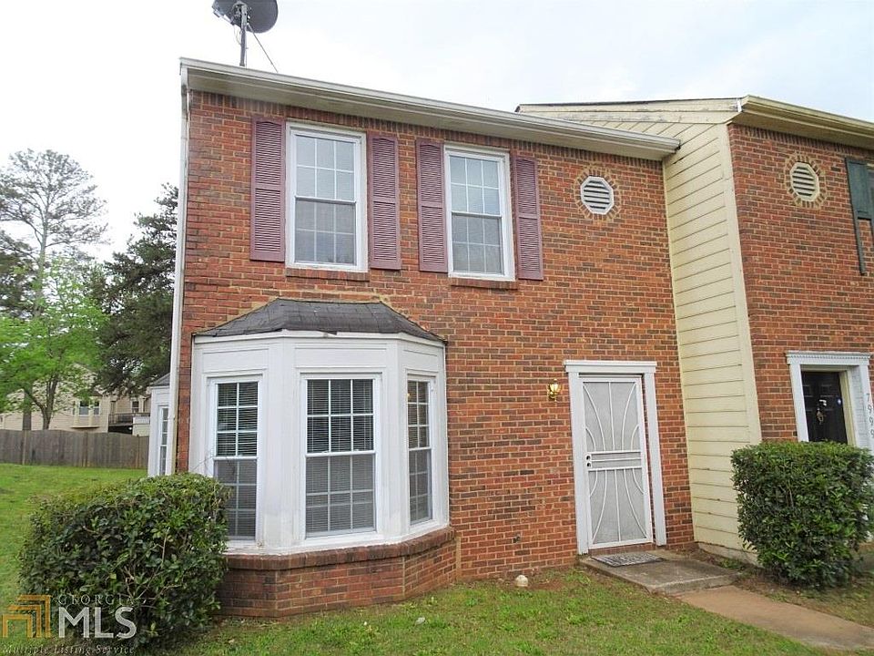 1st image of 8001 Woodlake Dr