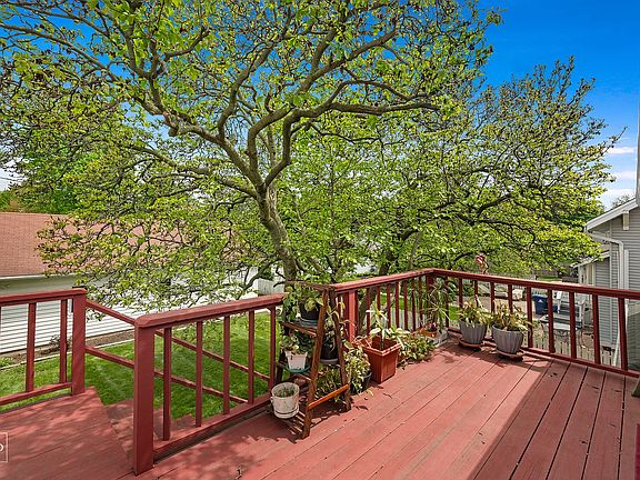 2nd image of 840 N Center St #1