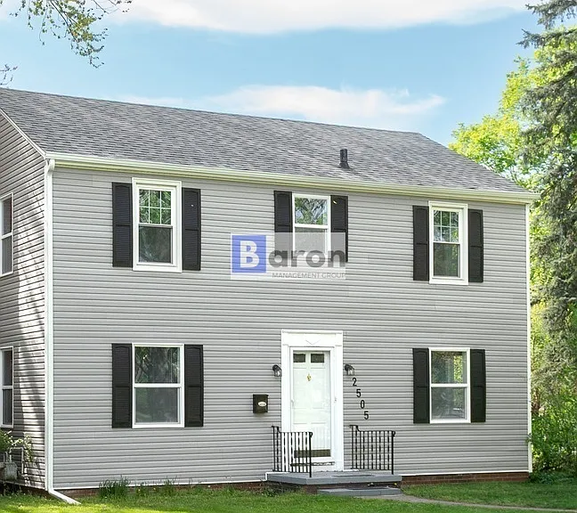 2505 S Twyckenham Dr — Photo 6