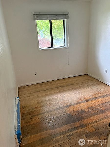 4th image of 3511 SE 6th Street