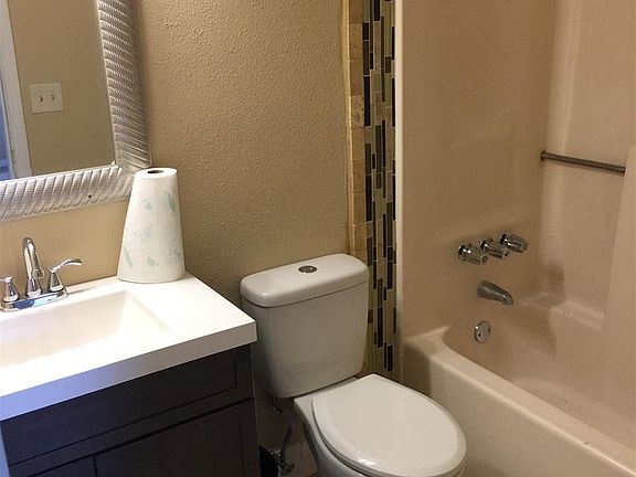 5th image of 10490 Heatherwood Dr