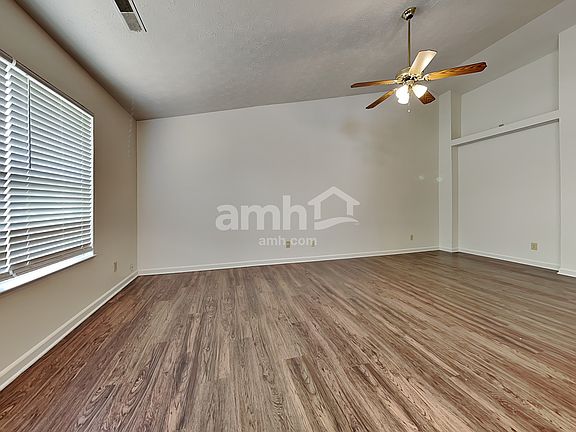 4th image of 3154 Delaway Ln