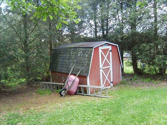 Out building in back yard