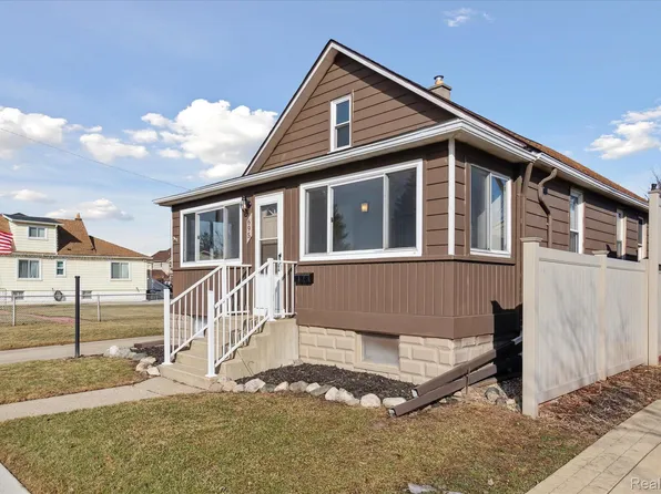 695 Lincoln St, Wyandotte, MI 48192