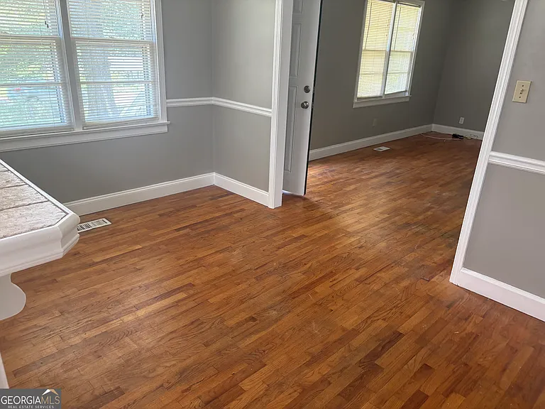 2829 Maple Rd SE — Photo 6