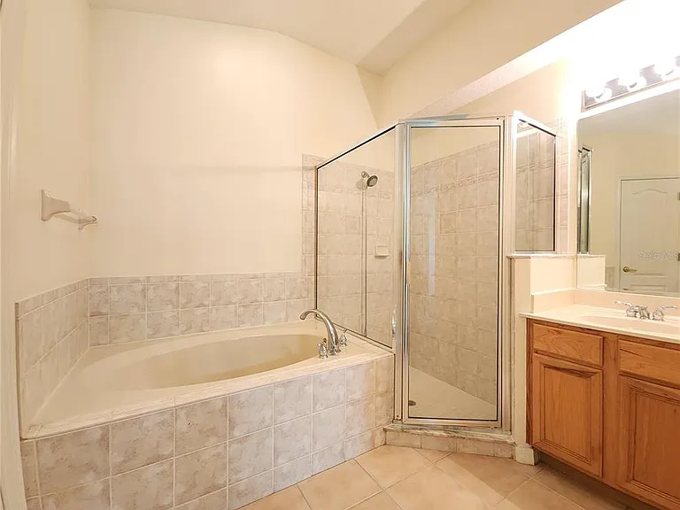 Golden Elm Dr — Photo 16