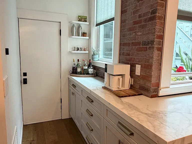3876 Sacramento St — Photo 4