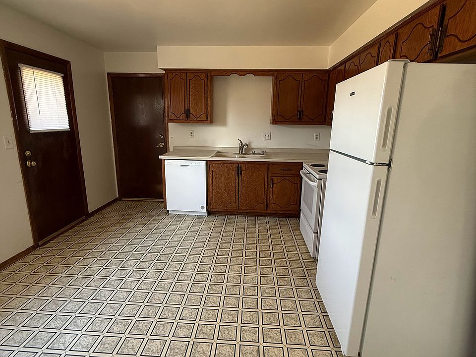 1st image of 841 S Imperial Dr