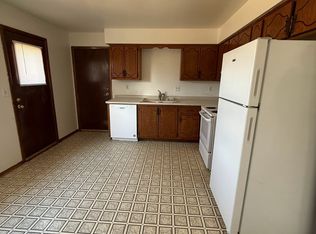 841 S Imperial Dr, Hartland, WI 53029