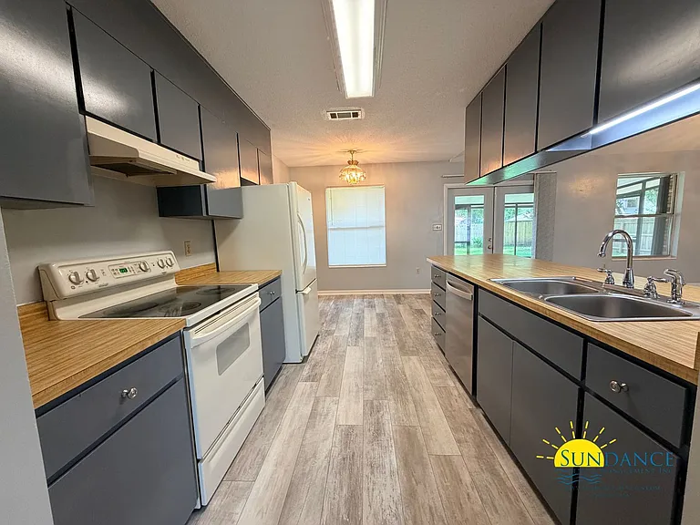 713 Trowbridge Ave — Photo 9