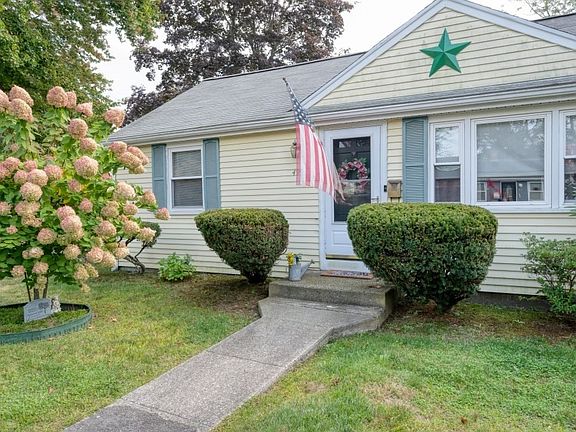 3rd image of 499 E Ashland St