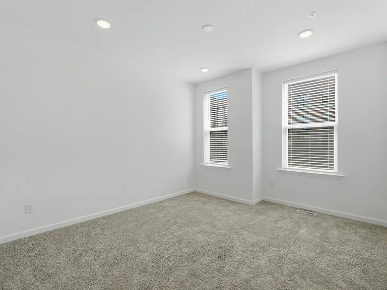 400 Willow Ave #409 — Photo 18