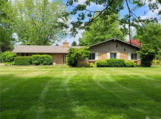 6475 Country Ests, Tipp City, OH 45371