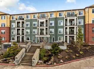 196 SE Spokane St APT 305, Portland, OR 97202