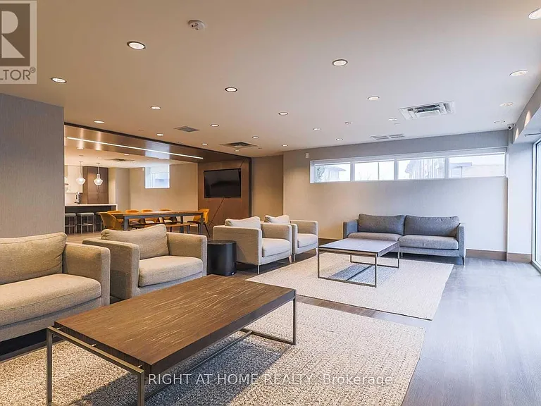 16 Markle Cres #312 — Photo 17
