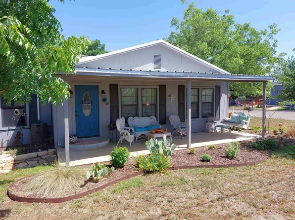 1011 E Brown Street, Llano, TX 78643