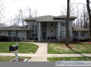 1512 Foxwood Dr, Midland, MI 48642