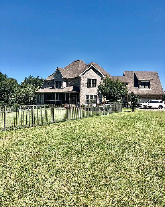 2nd image of 4001 Ironwood Dr