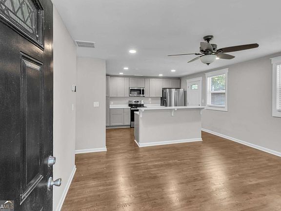 4th image of 359 Belgarde Pl SE