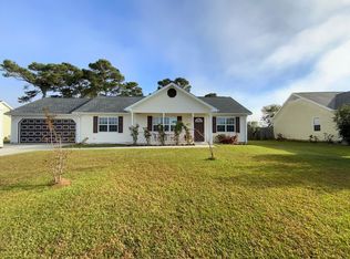 205 Zachary Ln, Hubert, NC 28539