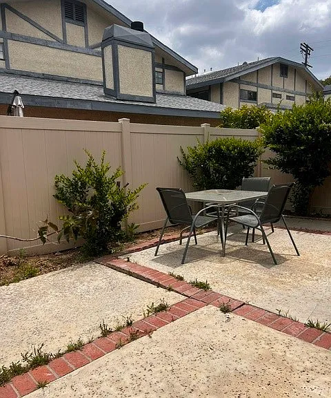 18435 Keswick St — Photo 22