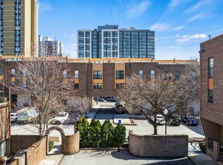 1916 Nectarine St, Philadelphia, PA 19130