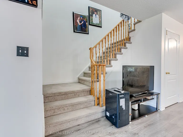 54 Wilmont Ct — Photo 13