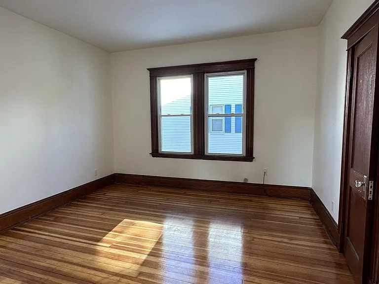 150-152 Deane St #1 — Photo 2