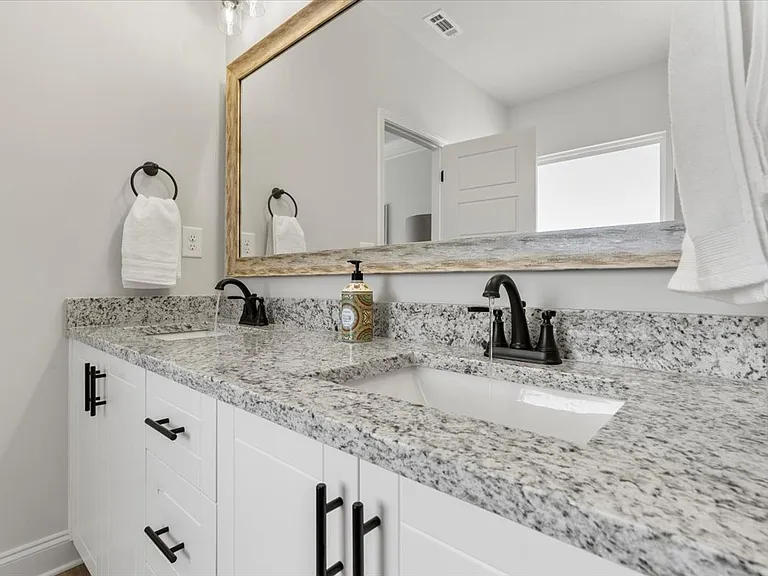 4074 Cottingham Way — Photo 16