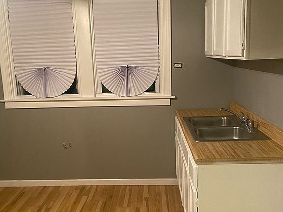 5th image of 6716 S Winchester Ave
