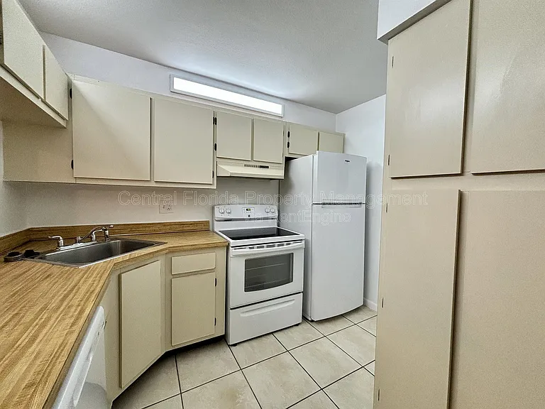 8211 Sun Spring Cir #41 — Photo 7