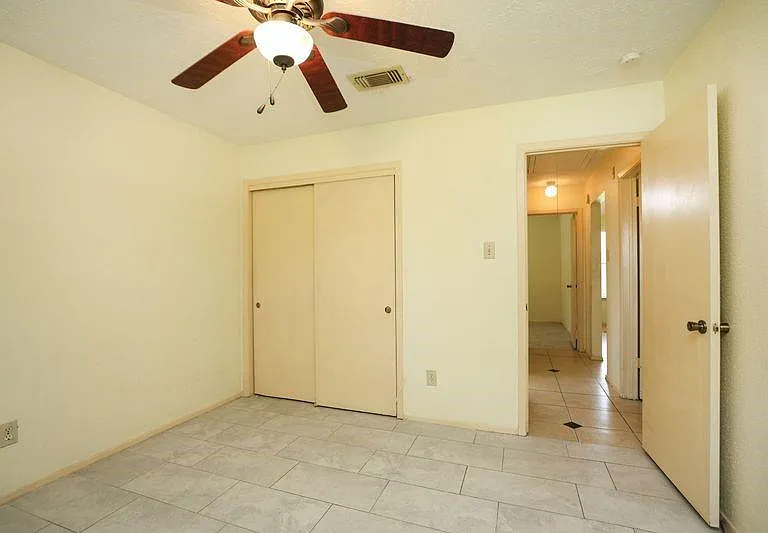 8215 Summer Quail Dr — Photo 27
