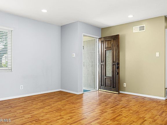 5th image of 583 Dorena Dr