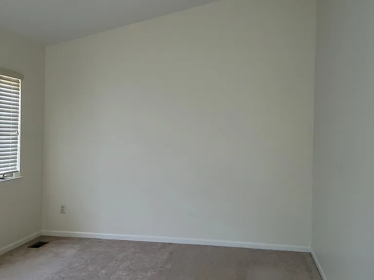 5689 Versailles Ave — Photo 52