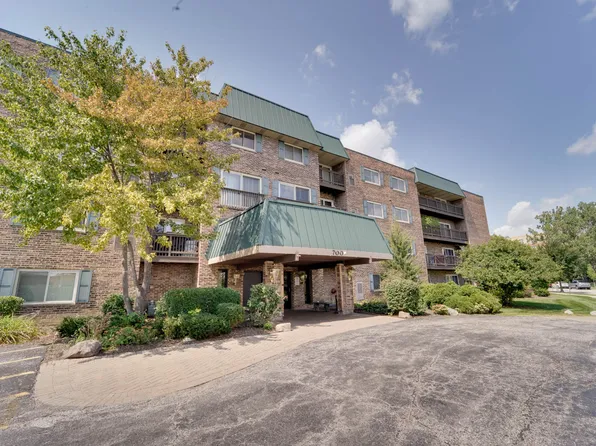 700 Perrie Dr, Elk Grove Village, IL