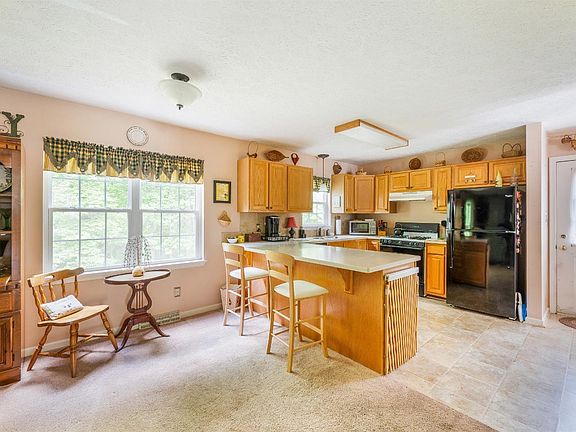 3rd image of 140 Turtle Creek Rd