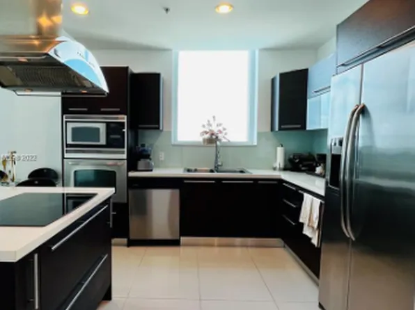 7930 East Dr APT 708, North Bay Village, FL 33141