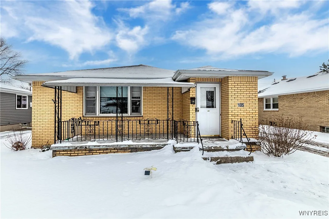 105 Delta Rd photo 1