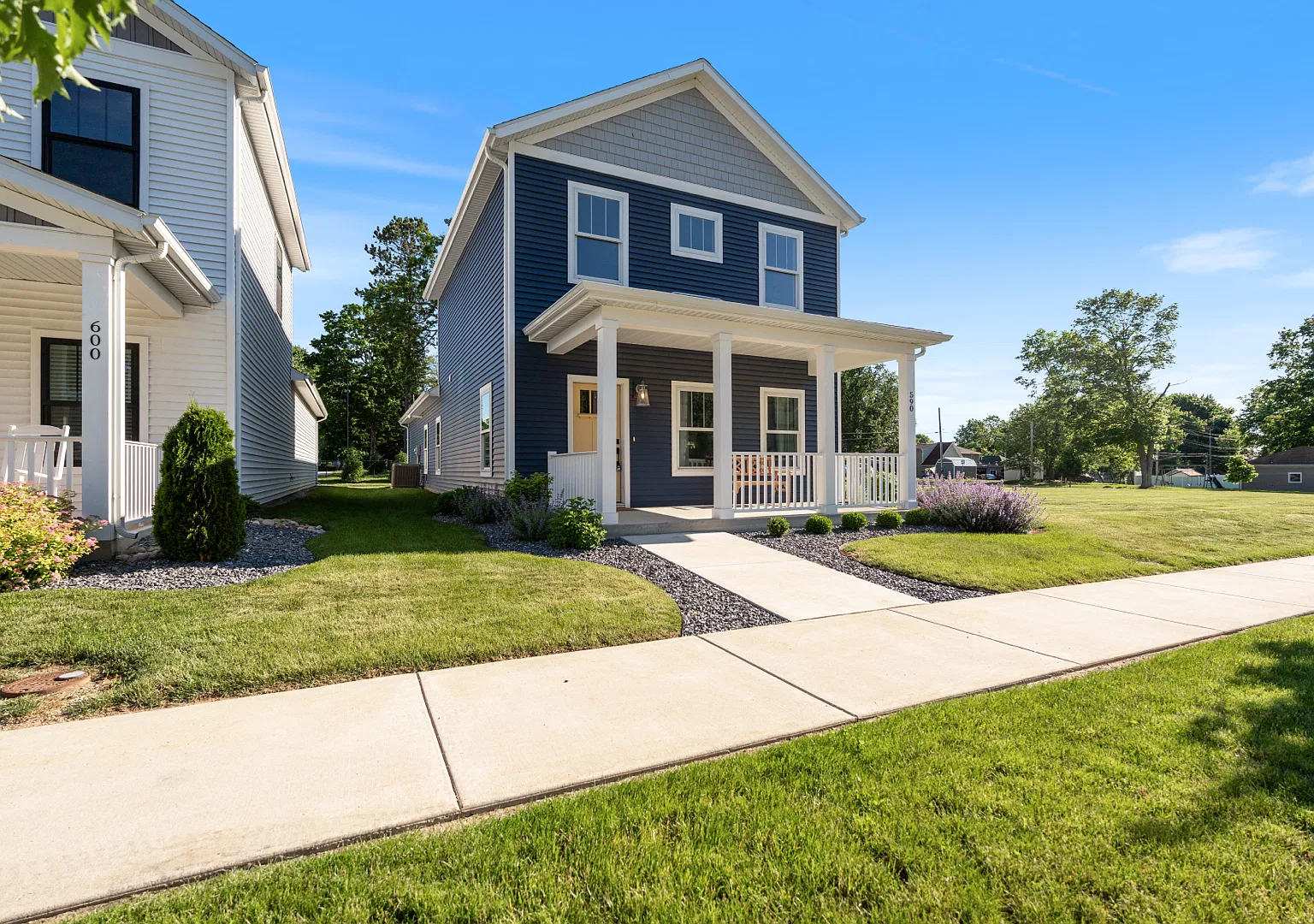 3 bed, 2.5 bath, 1628 sqft, $2,500 — Photo 1