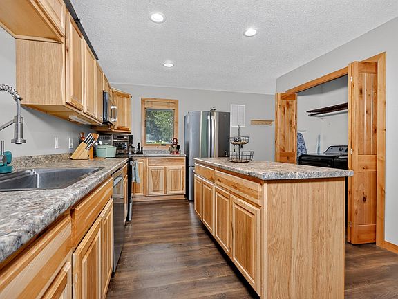 3rd image of 402 Quadna Mountain Rd