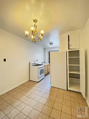 Rented by LoHo Realty | media 21