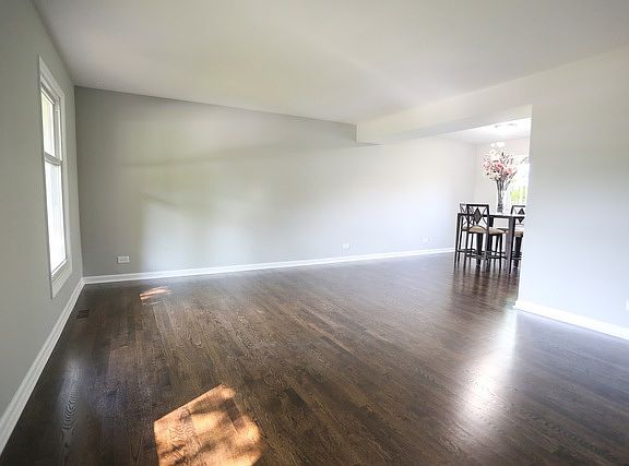 2nd image of 2S310 Continental Dr
