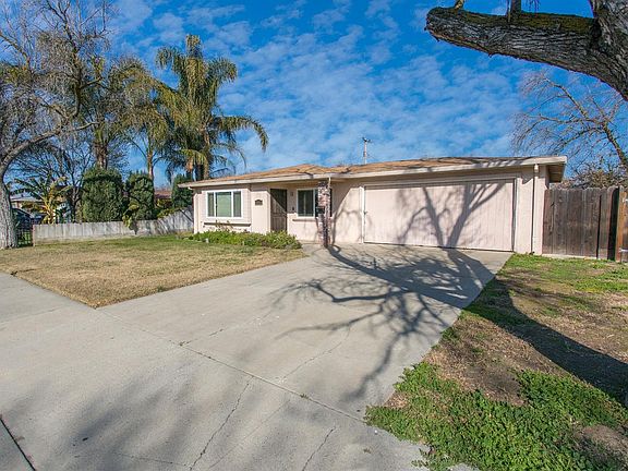 3rd image of 444 Lime Ave