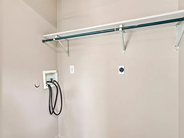 5206 Gasconade Dr — Photo 16