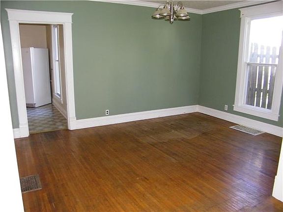 5th image of 404 Binford St