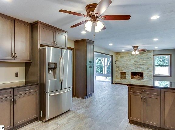 4th image of 840 Coachman Dr