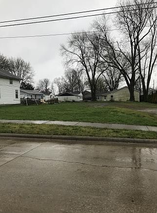 1st image of 909 W Saint Anthony Ave