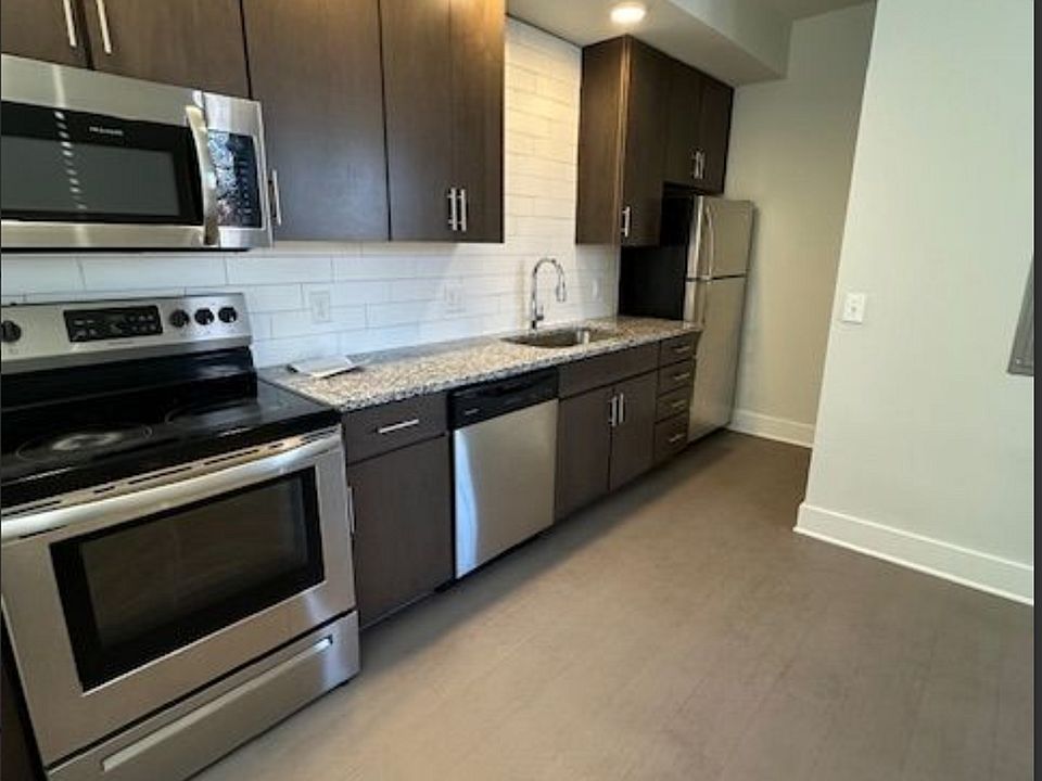 1st image of 3003 Parkwood Ave APT 212