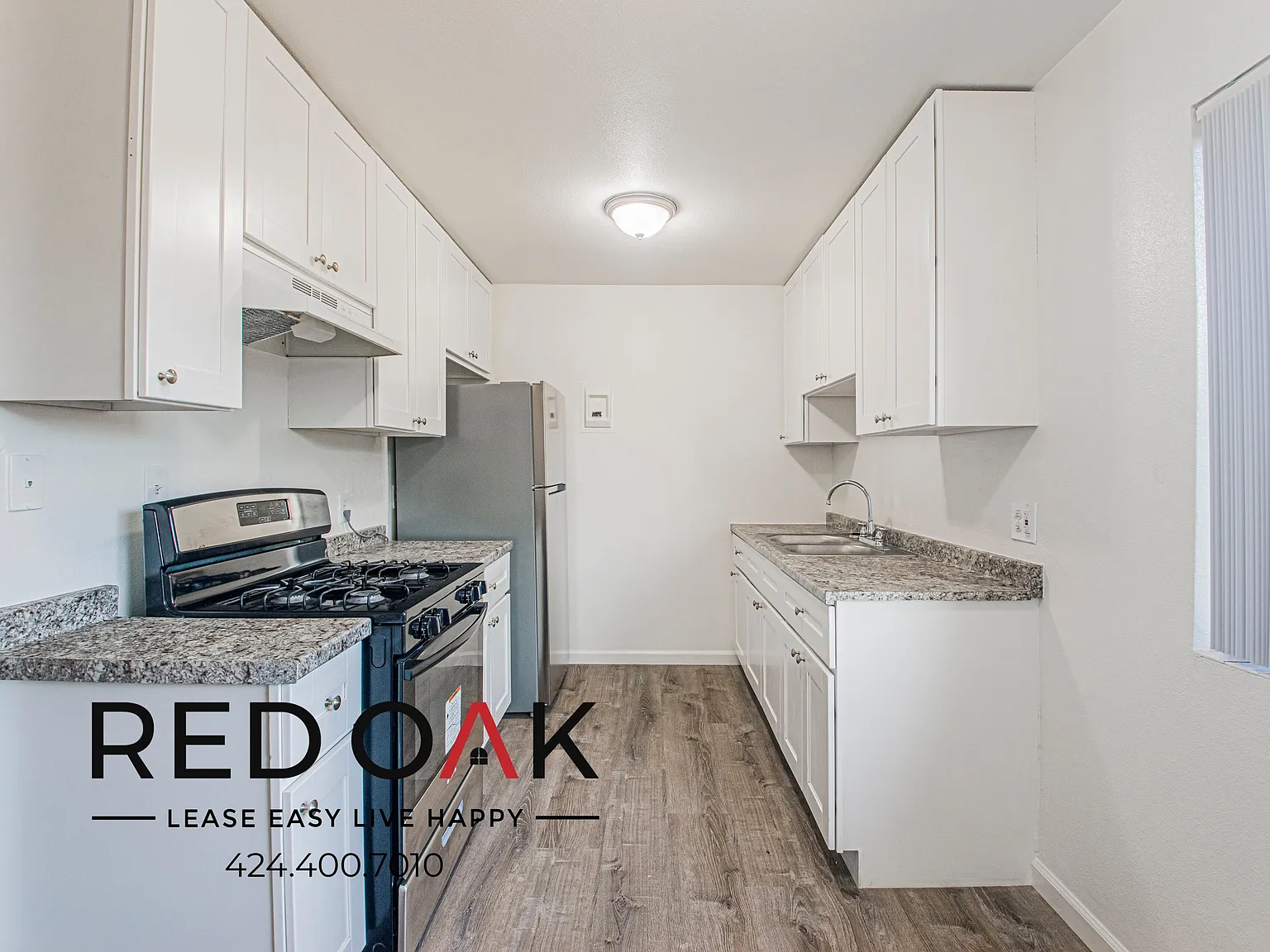 ~Low Deposit~ Sun-Drenched Two Bedroom With Eat-In Kitchen, Air Conditioning, And Included Parkin... — Photo 2