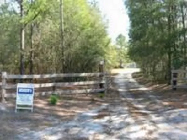 127 Kenneth Cir, Crawfordville, FL 32327